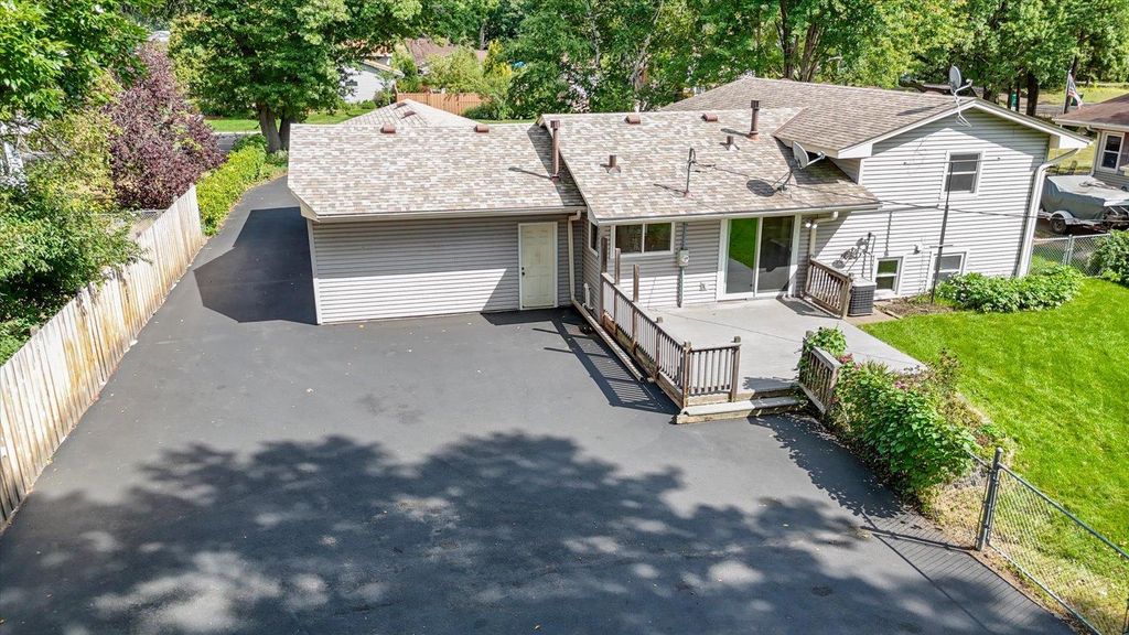 8378 Groveland Road, Mounds View, MN 55112 — photo 4