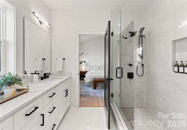 2005 South Street, Charlotte, NC 28208