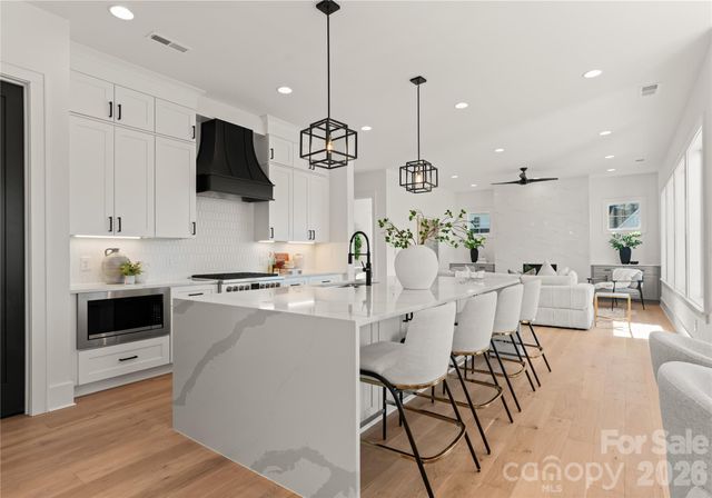 2005 South Street, Charlotte, NC 28208