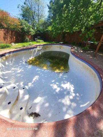 202 Sunset Drive, Glenn Heights, TX 75154