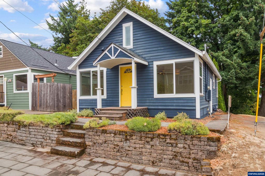 925 SW Gaines St, Portland, OR 97239