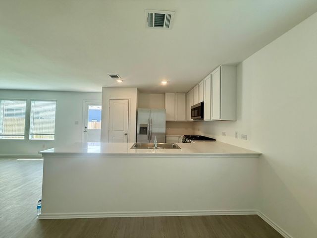 128 Ghost Stories Way, Hutto, TX 78634