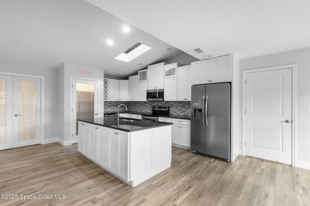 120 Cascade Avenue SE, Palm Bay, FL 32909