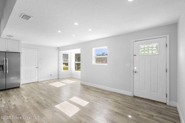 120 Cascade Avenue SE, Palm Bay, FL 32909