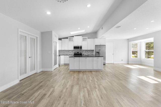 120 Cascade Avenue SE, Palm Bay, FL 32909