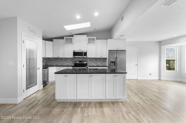 120 Cascade Avenue SE, Palm Bay, FL 32909