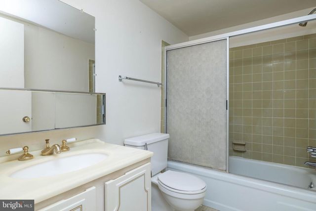 10 ATRAM HALL, Dover, DE 19904
