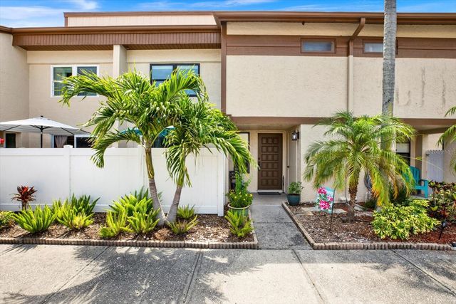 9209 SEMINOLE BOULEVARD 14, Seminole, FL 33772
