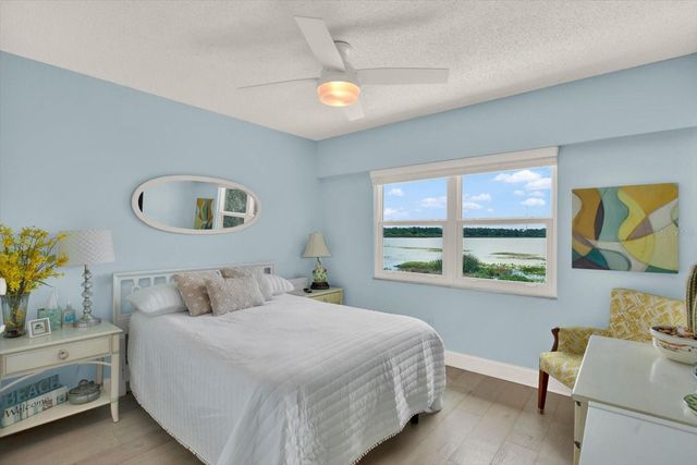 9209 SEMINOLE BOULEVARD 14, Seminole, FL 33772