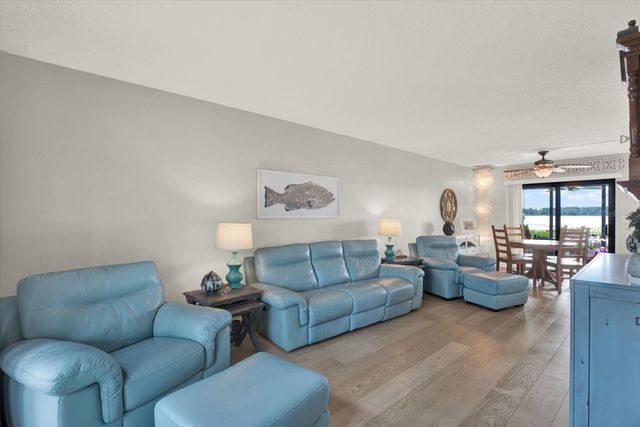 9209 SEMINOLE BOULEVARD 14, Seminole, FL 33772