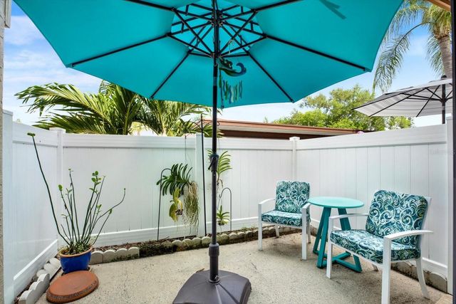 9209 SEMINOLE BOULEVARD 14, Seminole, FL 33772