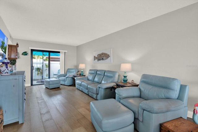 9209 SEMINOLE BOULEVARD 14, Seminole, FL 33772