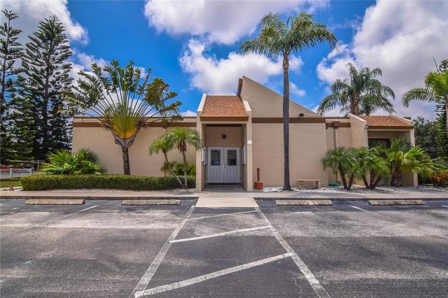 9209 SEMINOLE BOULEVARD 14, Seminole, FL 33772
