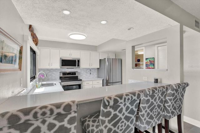 9209 SEMINOLE BOULEVARD 14, Seminole, FL 33772