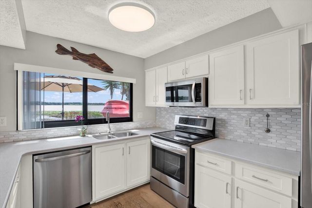 9209 SEMINOLE BOULEVARD 14, Seminole, FL 33772