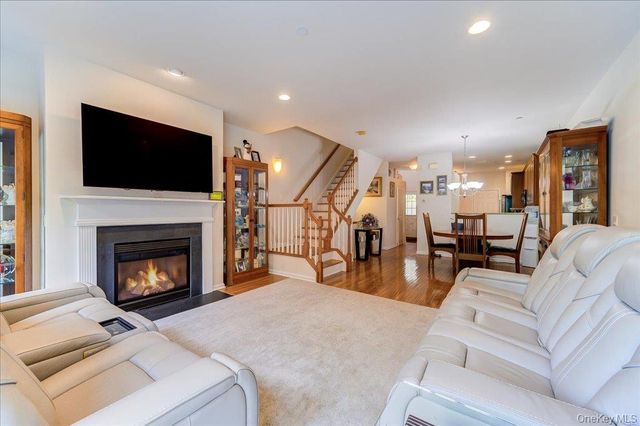 506 Southview Drive, Poughkeepsie, NY 12601