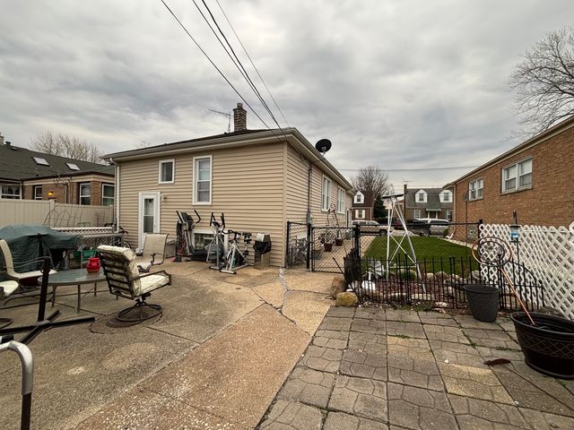 2340 Krueger Street, Blue Island, IL 60406