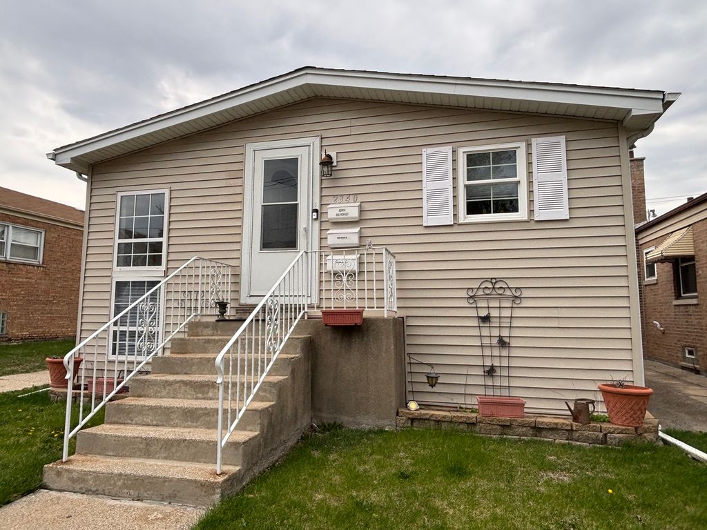 2340 Krueger Street, Blue Island, IL 60406