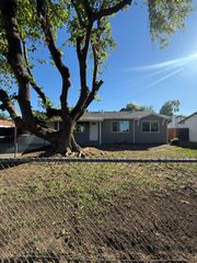 7523 24th St, Sacramento, CA 95822