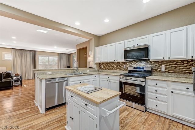 10932 Snow Cloud Court, Las Vegas, NV 89135