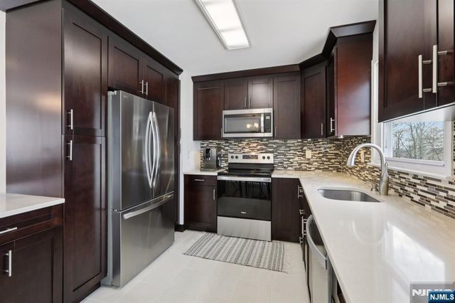 36 Musconetcong Avenue, Hopatcong, NJ 07843