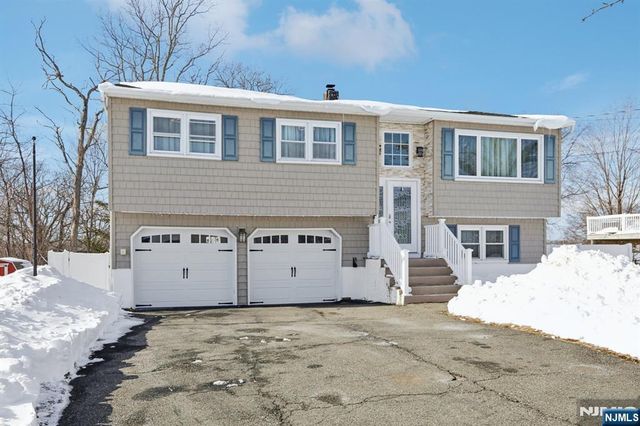 36 Musconetcong Avenue, Hopatcong, NJ 07843