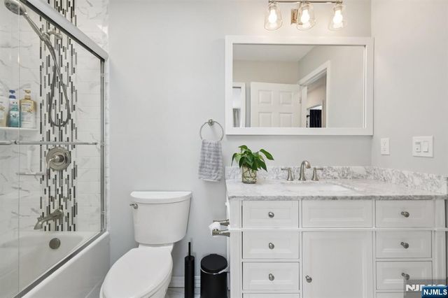 36 Musconetcong Avenue, Hopatcong, NJ 07843