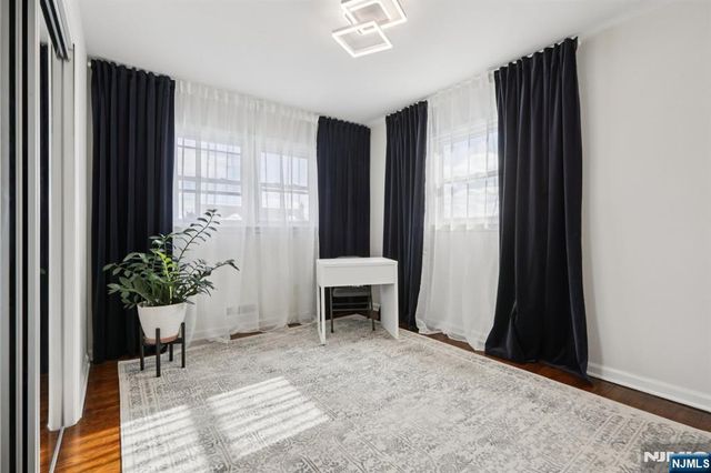 36 Musconetcong Avenue, Hopatcong, NJ 07843