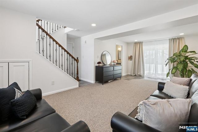 36 Musconetcong Avenue, Hopatcong, NJ 07843