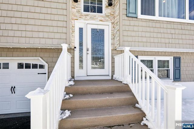 36 Musconetcong Avenue, Hopatcong, NJ 07843