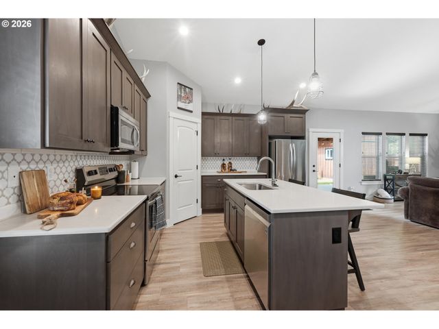 985 5TH Ave, Vernonia, OR 97064