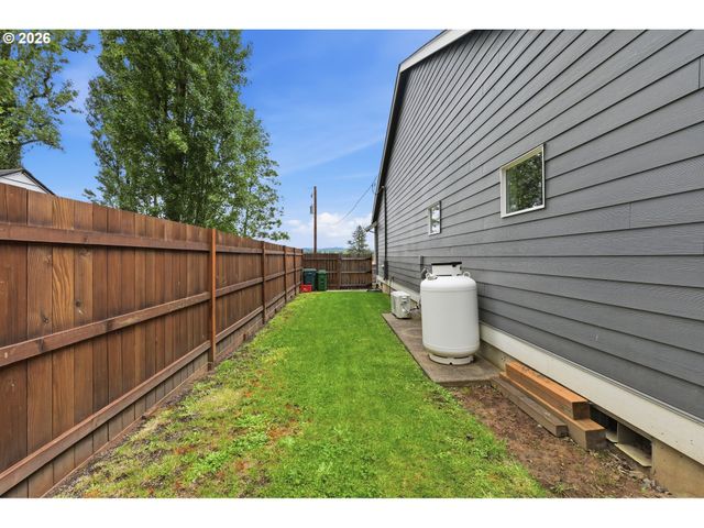 985 5TH Ave, Vernonia, OR 97064