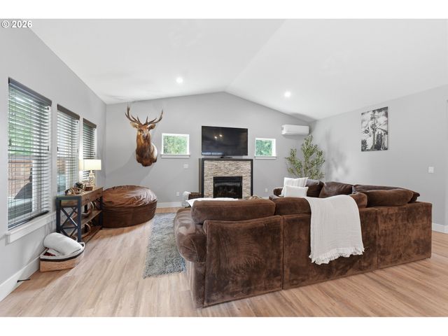 985 5TH Ave, Vernonia, OR 97064