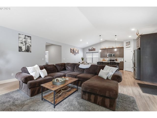 985 5TH Ave, Vernonia, OR 97064