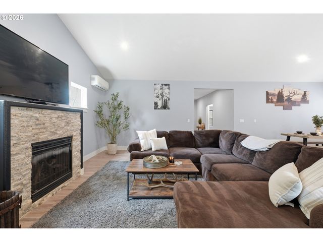 985 5TH Ave, Vernonia, OR 97064