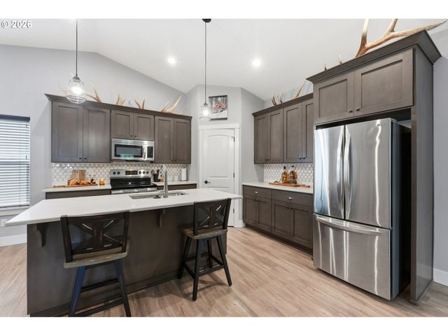 985 5TH Ave, Vernonia, OR 97064
