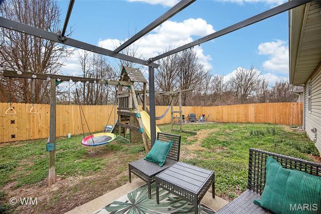 1134 Applelane, Lebanon, MO 65536