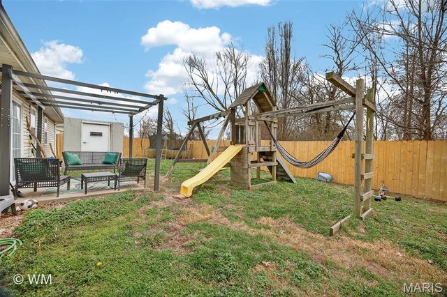 1134 Applelane, Lebanon, MO 65536