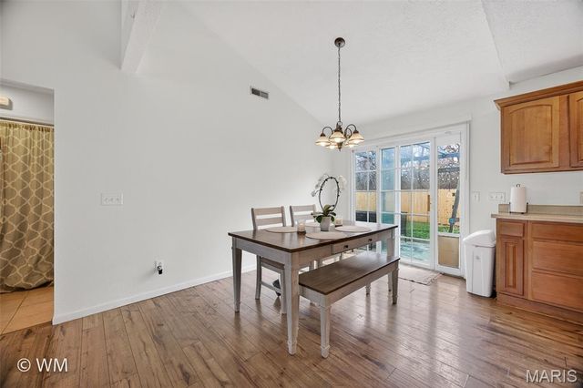 1134 Applelane, Lebanon, MO 65536