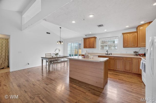 1134 Applelane, Lebanon, MO 65536