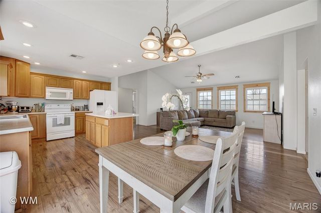 1134 Applelane, Lebanon, MO 65536