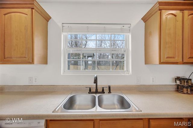 1134 Applelane, Lebanon, MO 65536