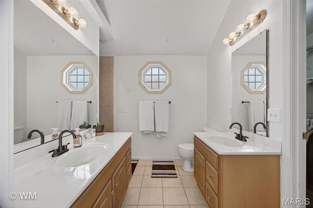 1134 Applelane, Lebanon, MO 65536