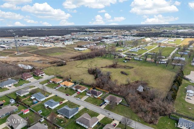 1134 Applelane, Lebanon, MO 65536