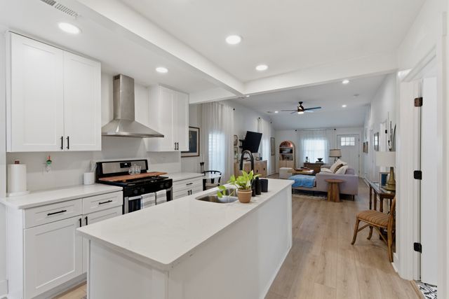 1812 10th Ave, N, Nashville, TN 37208