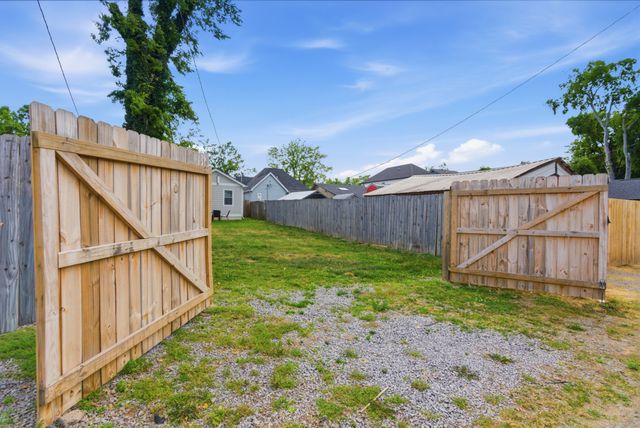 1812 10th Ave, N, Nashville, TN 37208