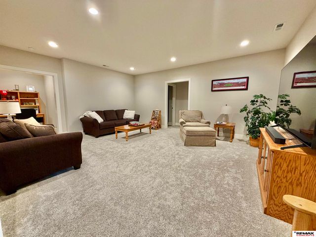 8832 Buckley Creek Road, Lincoln, NE 68520