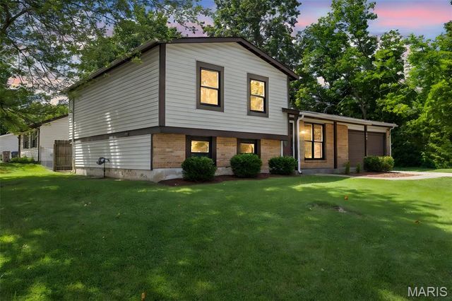 300 Mill Pond Drive, O Fallon, MO 63366