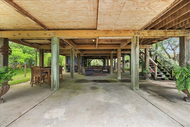 939 17th Street Street, Dickinson, TX 77539