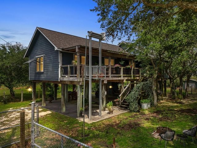 939 17th Street Street, Dickinson, TX 77539